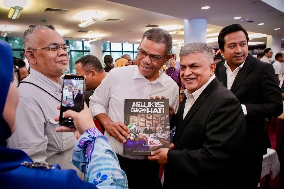 Peluncuran buku  “Melukis Dengan Hati”