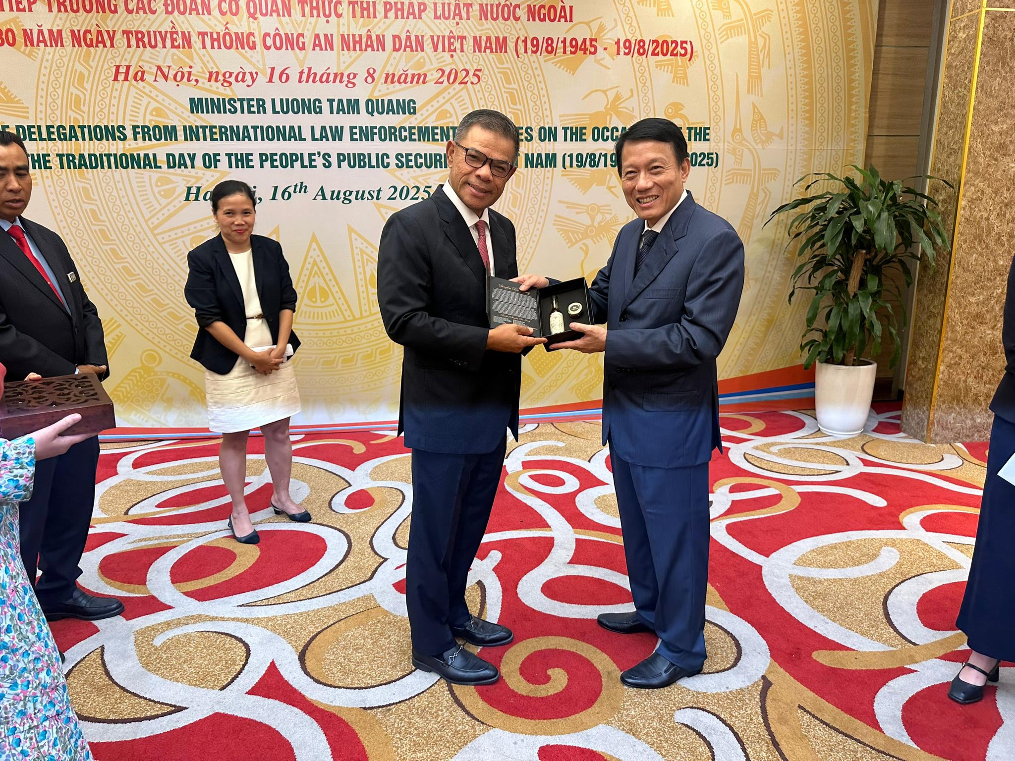 Pertemuan bersama H.E Luong Tam Quang, Menteri Keselamatan Awam Vietnam