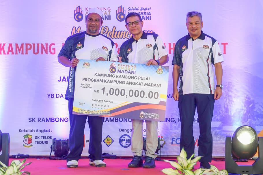 Meninjau Kampung Angkat Madani Jabatan Imigresen Malaysia.