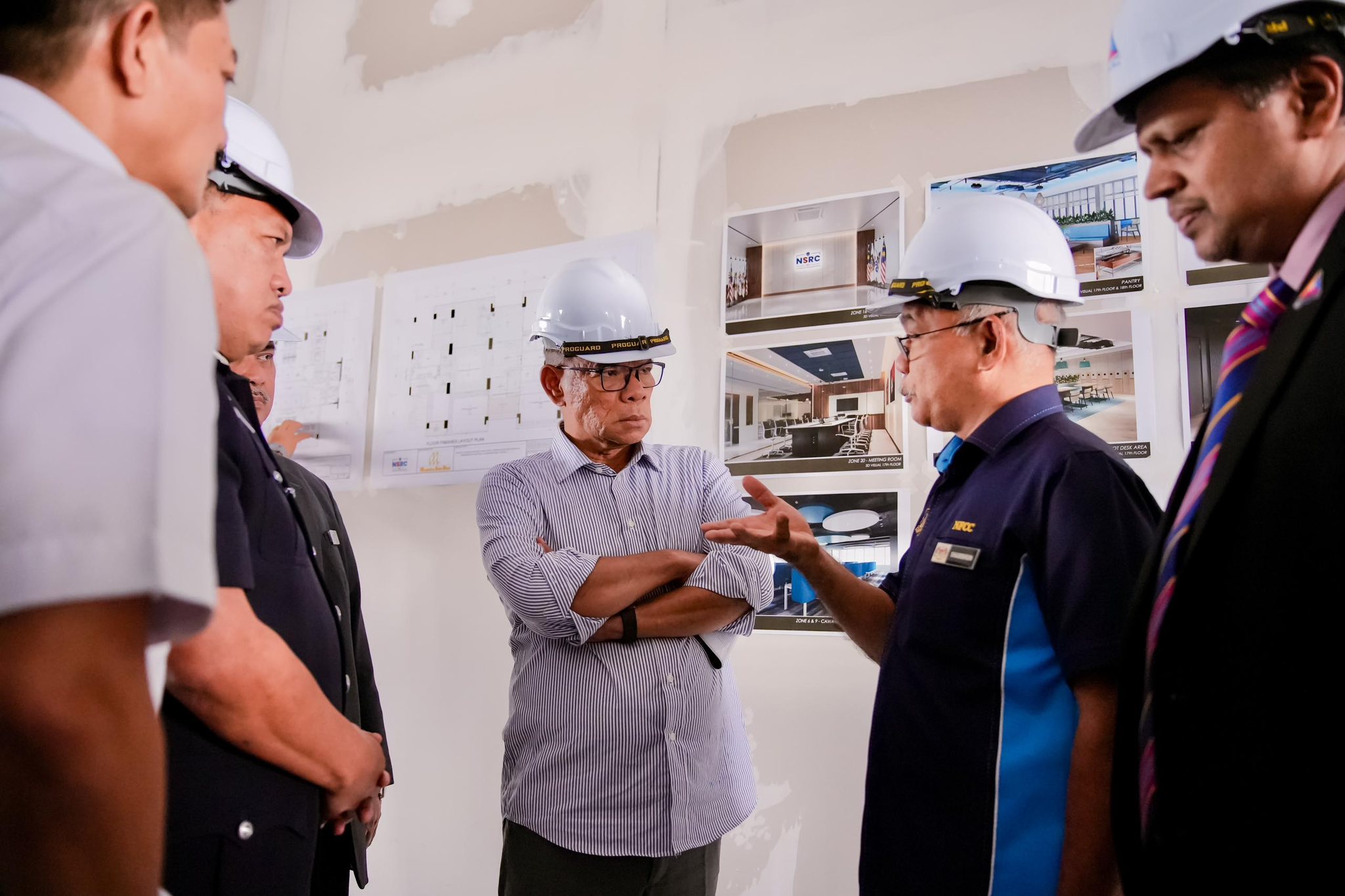 Meninjau kemajuan kerja fizikal One Stop Centre bagi Pusat Respons Penipuan Kebangsaan (NSRC)